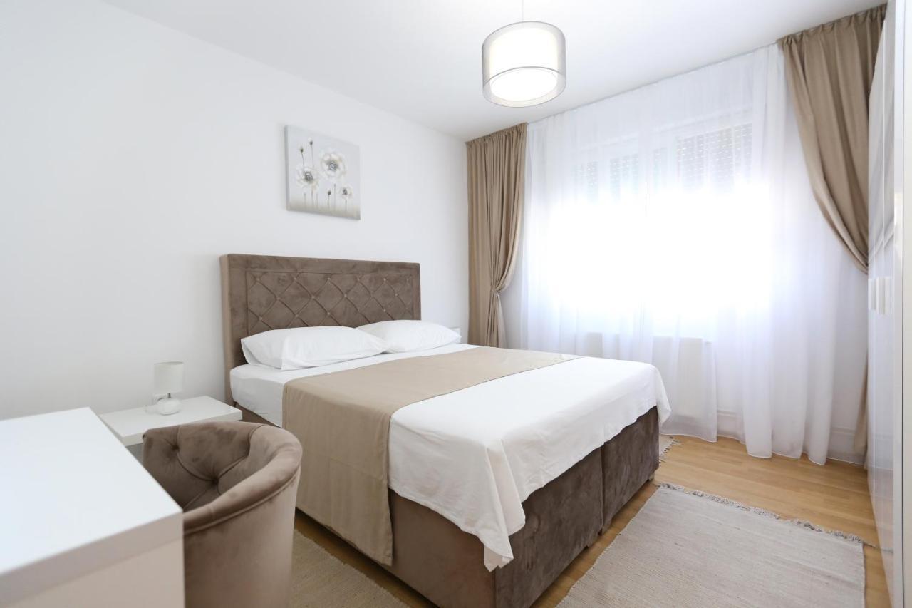 פודסטראנה Apartmani Guto מראה חיצוני תמונה