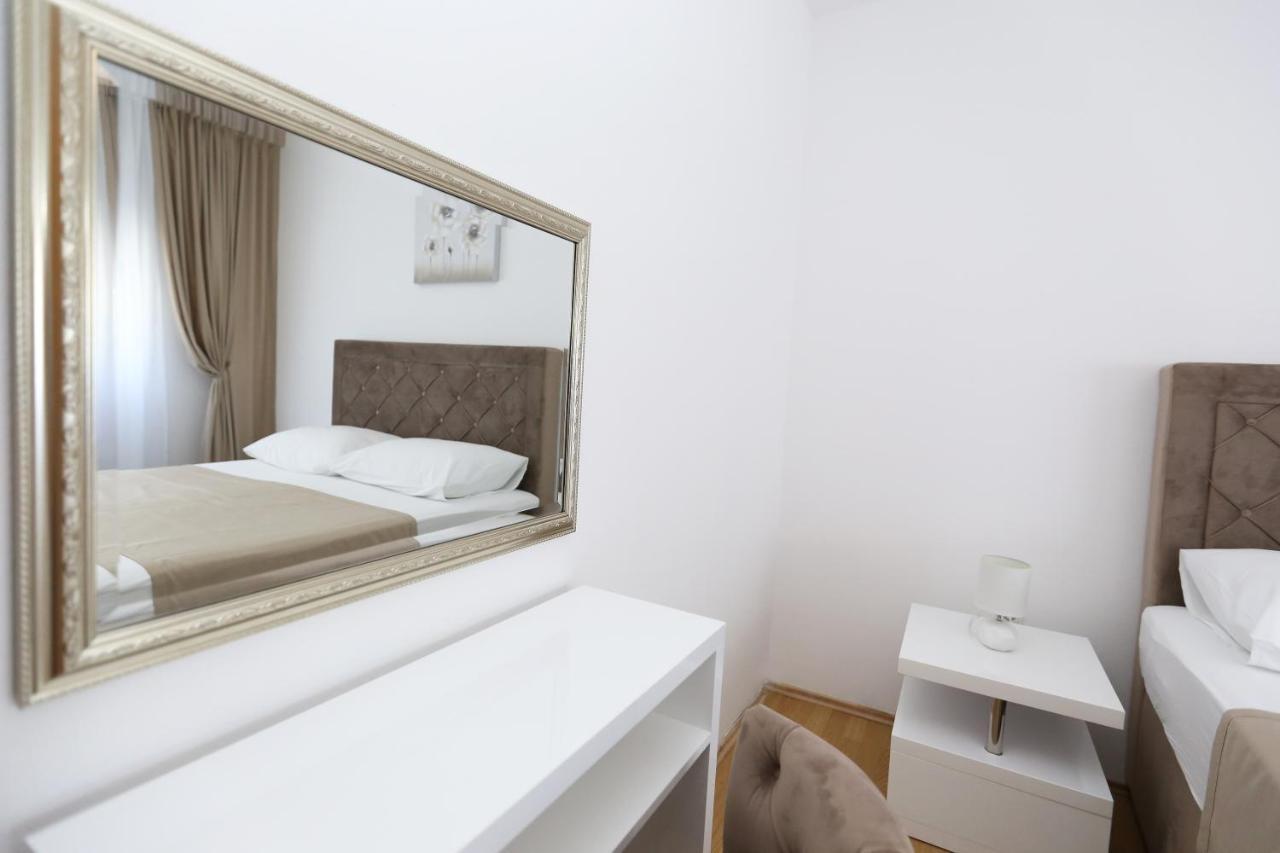 פודסטראנה Apartmani Guto מראה חיצוני תמונה