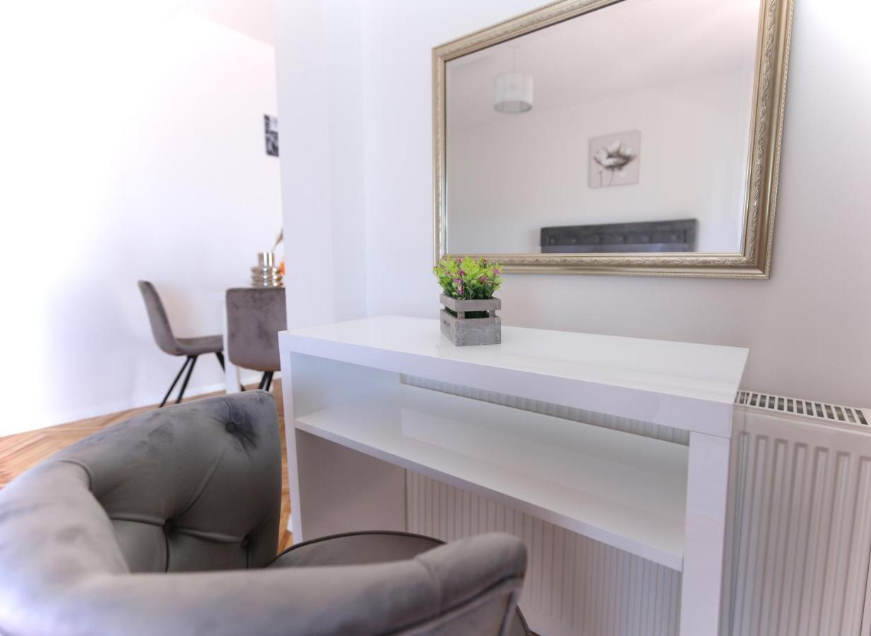 פודסטראנה Apartmani Guto מראה חיצוני תמונה