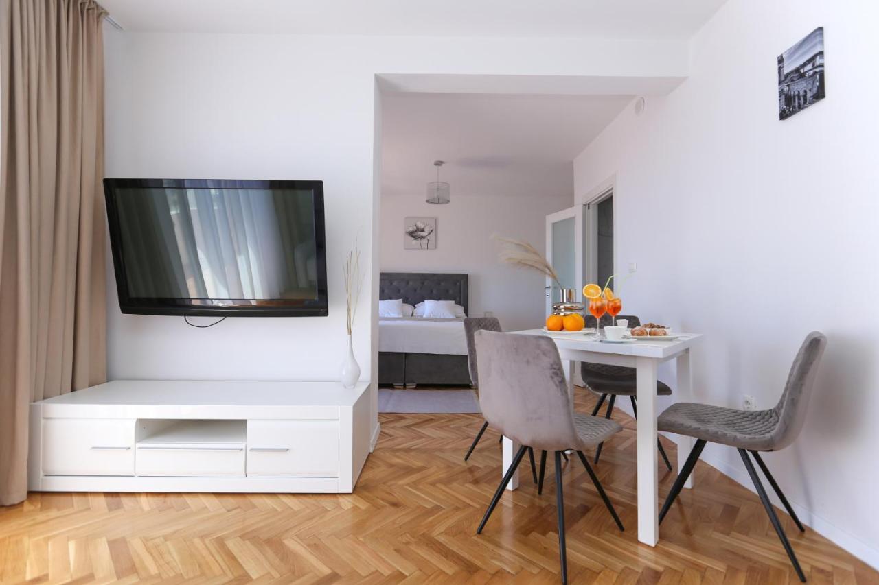 פודסטראנה Apartmani Guto מראה חיצוני תמונה