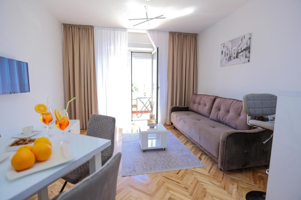 פודסטראנה Apartmani Guto מראה חיצוני תמונה