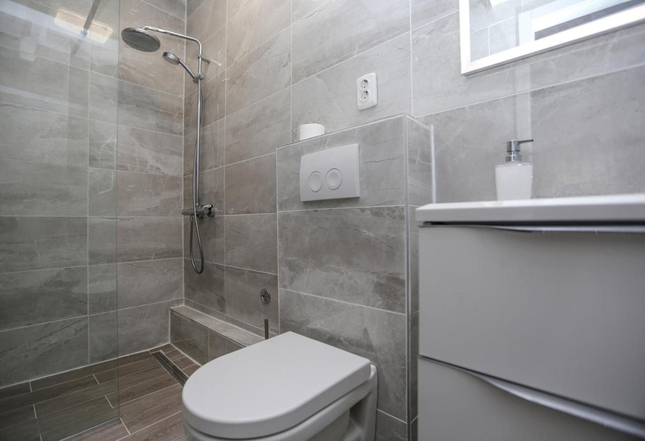 פודסטראנה Apartmani Guto מראה חיצוני תמונה